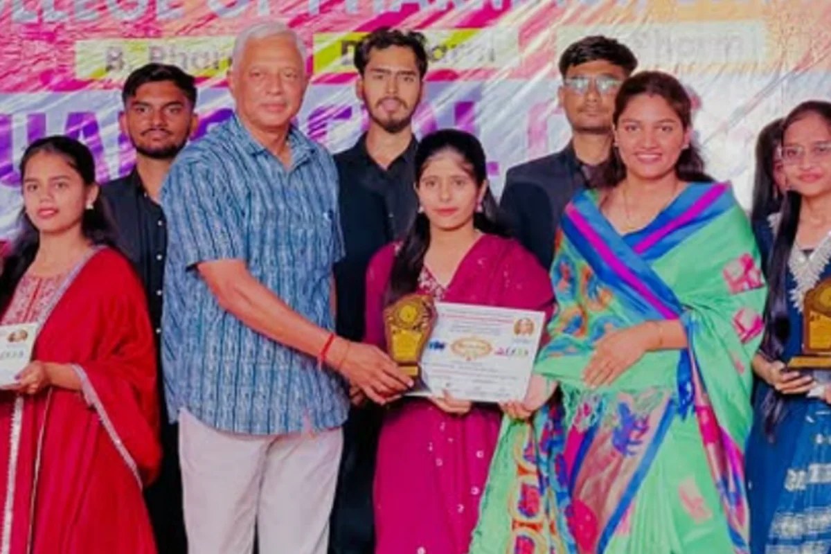 सीताबाई थिटे कॉलेज ऑफ फार्मसी वार्षिक स्नेहसंमेलन आणि विद्यार्थी सत्कार